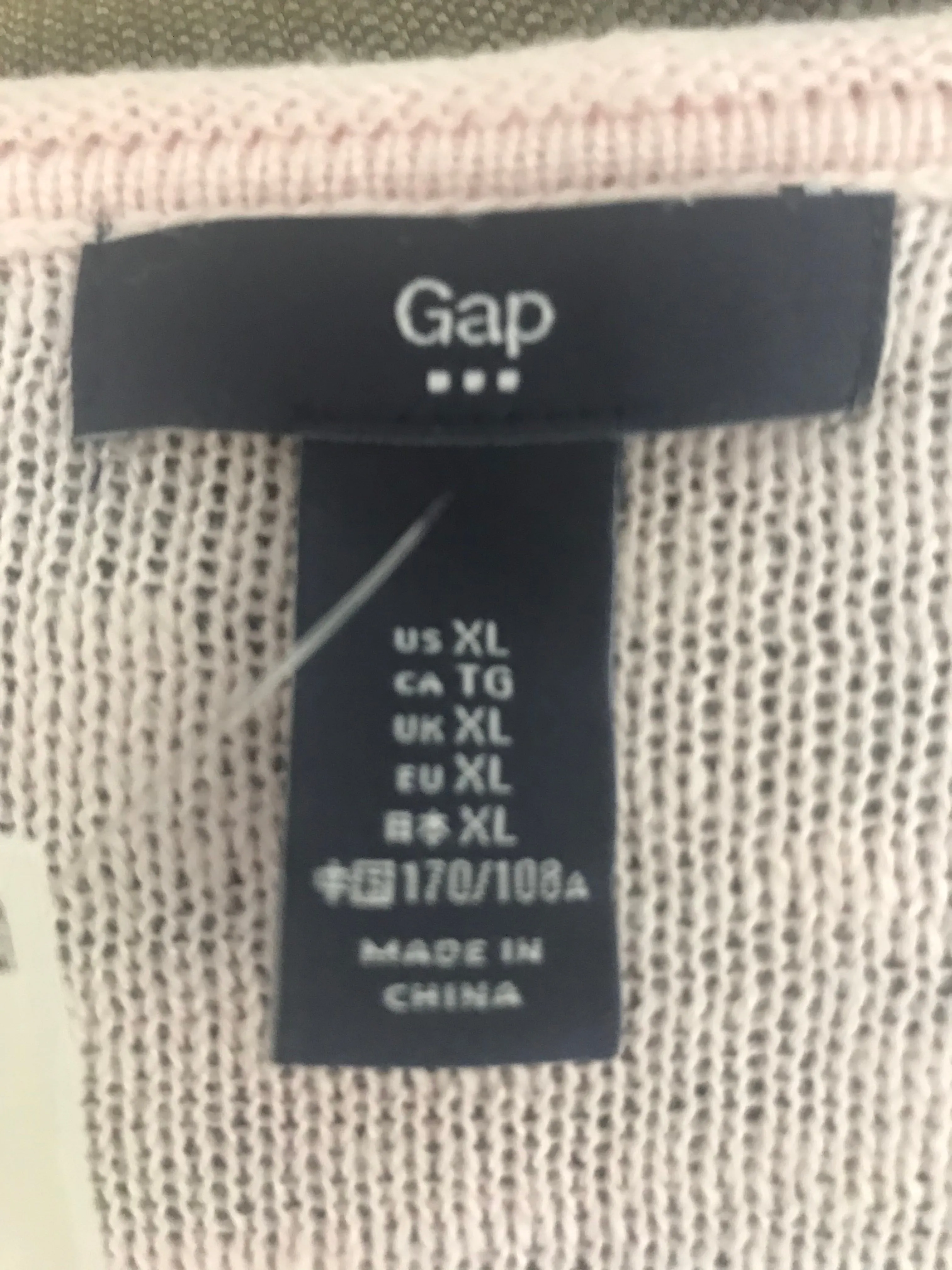 Gap sweater