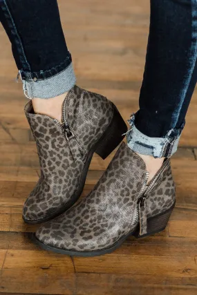 Very G Wink Booties- Leopard